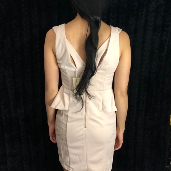 La Reyna pastel pink peplum mini dress - Picture 3 of 8